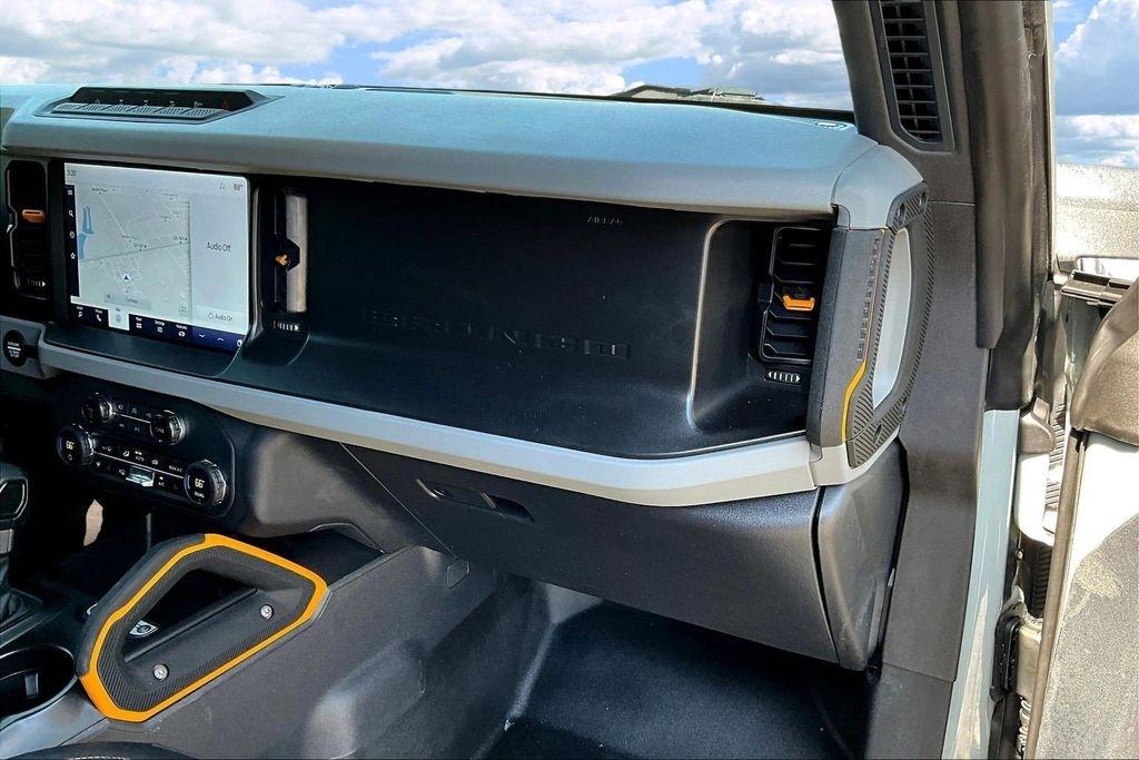 Ford Bronco Base 4-Door w/Advanced 2023