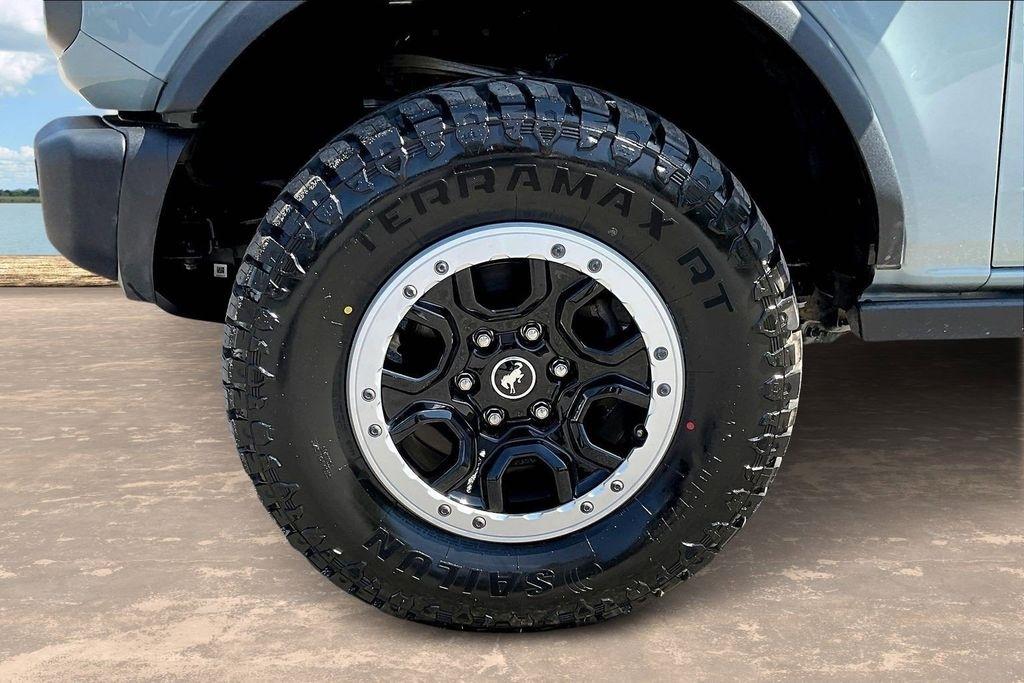 Ford Bronco Base 4-Door w/Advanced 2023