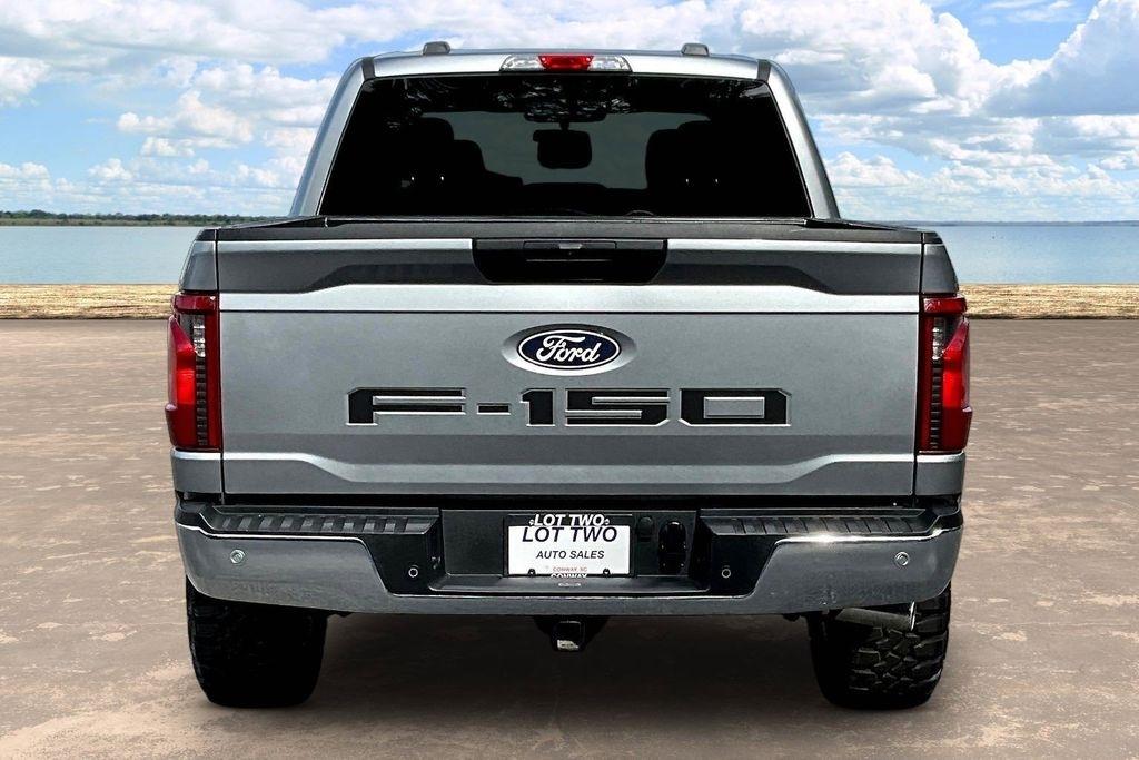 Ford F-150 XLT SuperCrew 4WD 2025