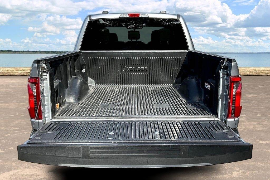 Ford F-150 XLT SuperCrew 4WD 2025