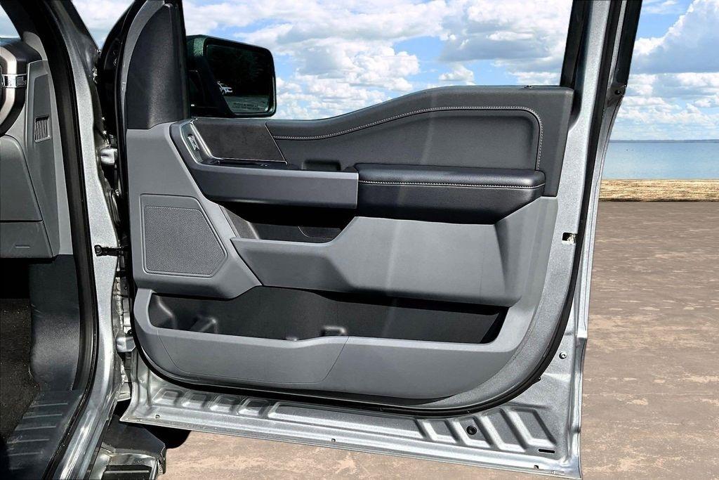 Ford F-150 XLT SuperCrew 4WD 2025