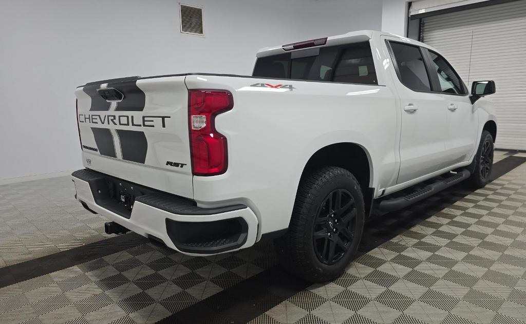 Chevrolet Silverado 1500 RST Crew Cab 4WD 2024