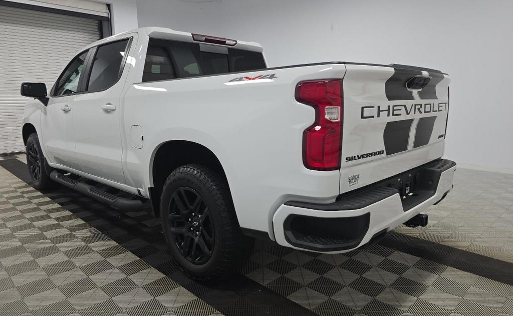 Chevrolet Silverado 1500 RST Crew Cab 4WD 2024