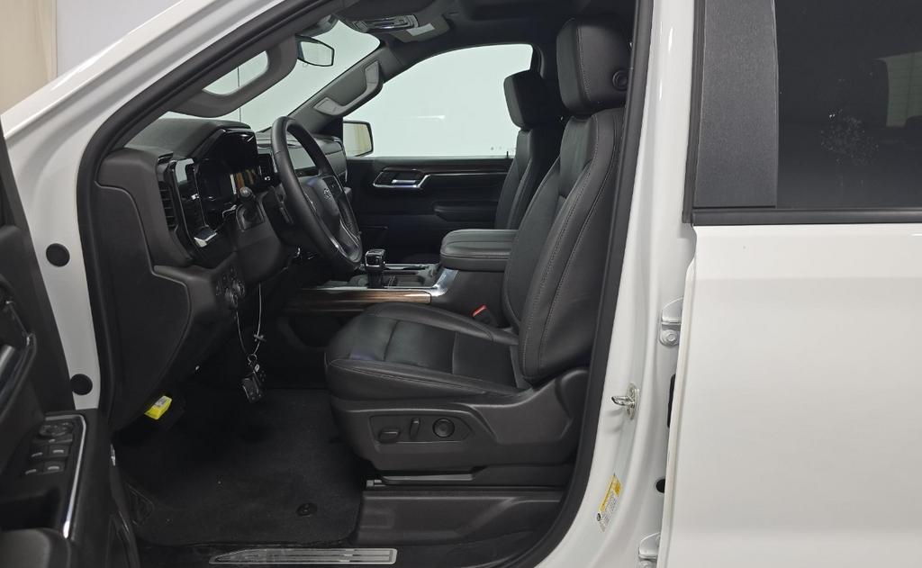 Chevrolet Silverado 1500 RST Crew Cab 4WD 2024