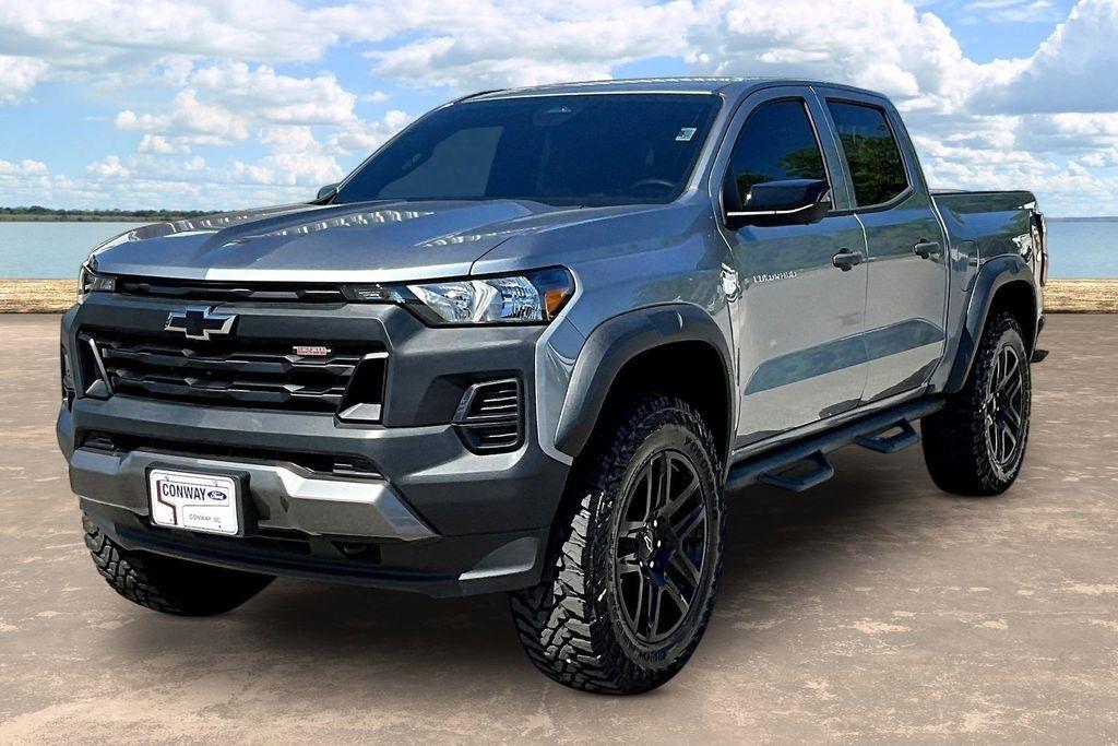 View vehicle photo 3
