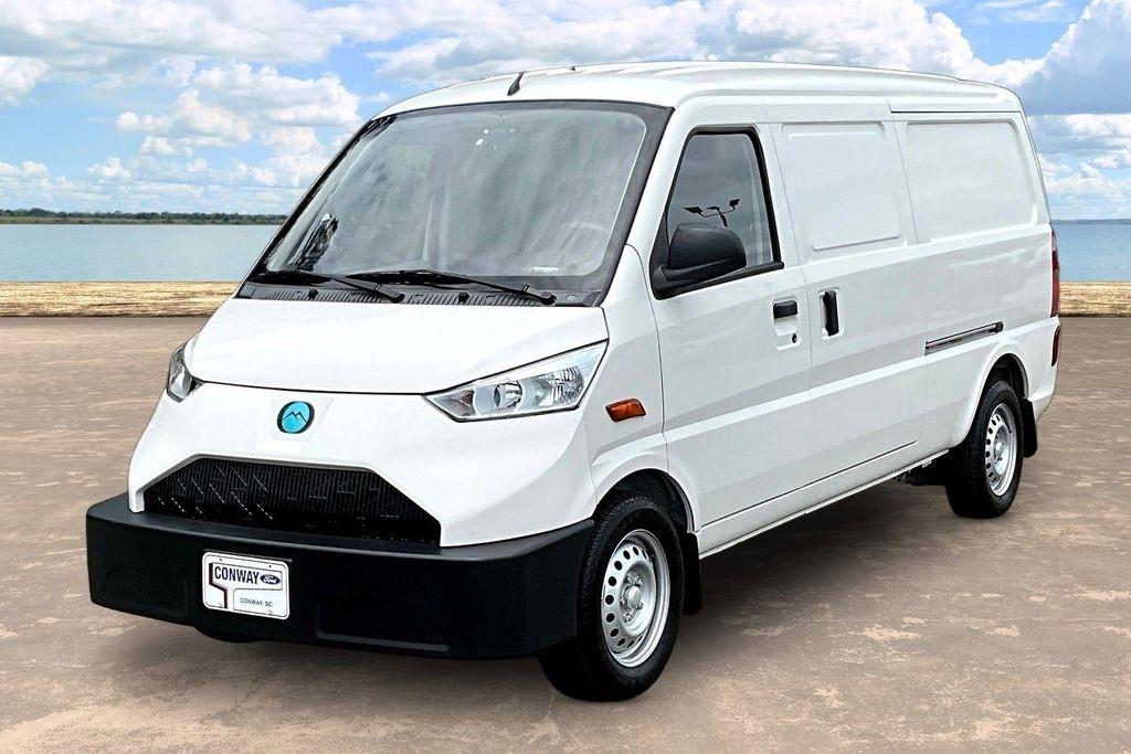 Nissan NX  2024