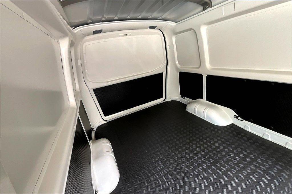 Nissan NX  2024