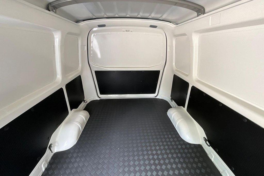 Nissan NX  2024