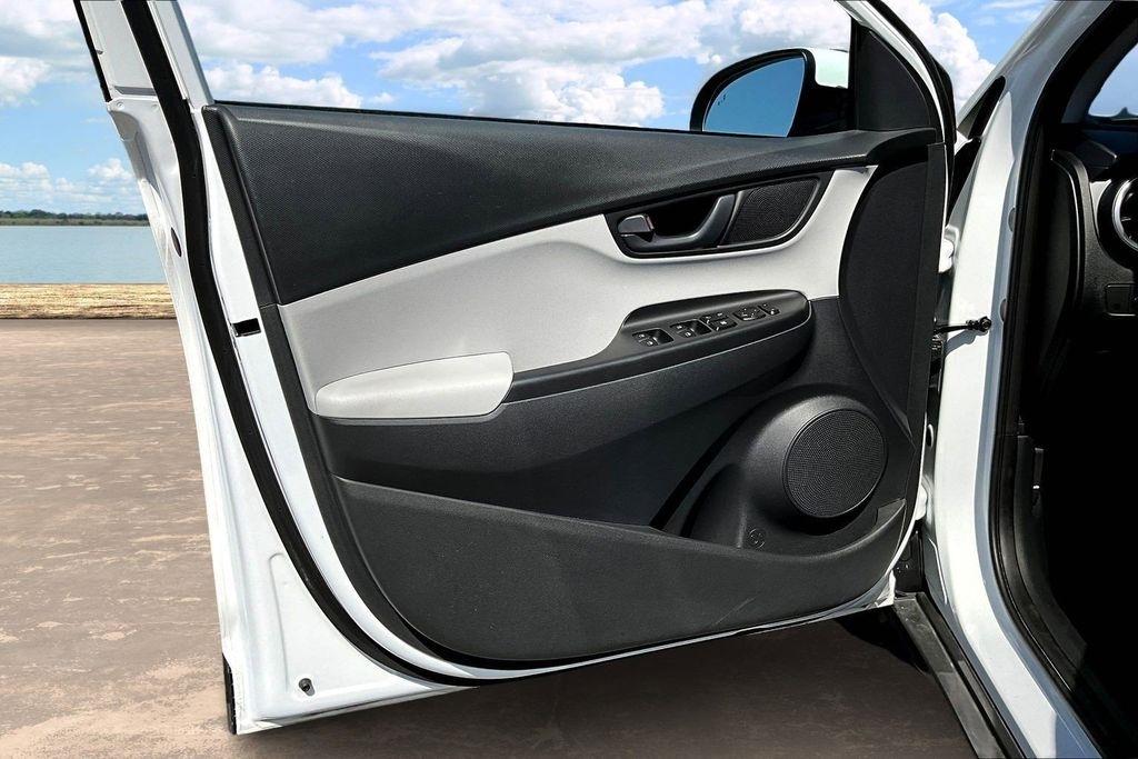 Hyundai Kona SE AWD 2023