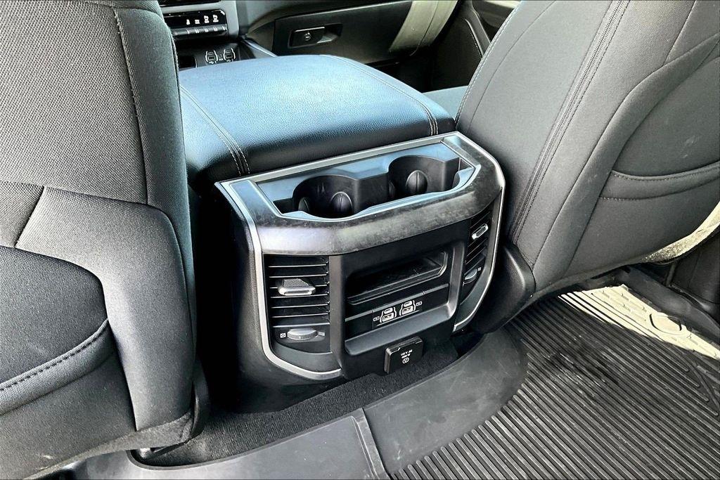 RAM 1500 Big Horn Crew Cab LWB 4WD 2022