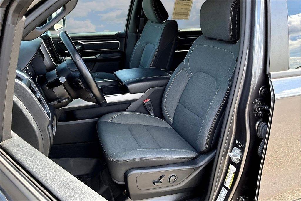 RAM 1500 Big Horn Crew Cab LWB 4WD 2022