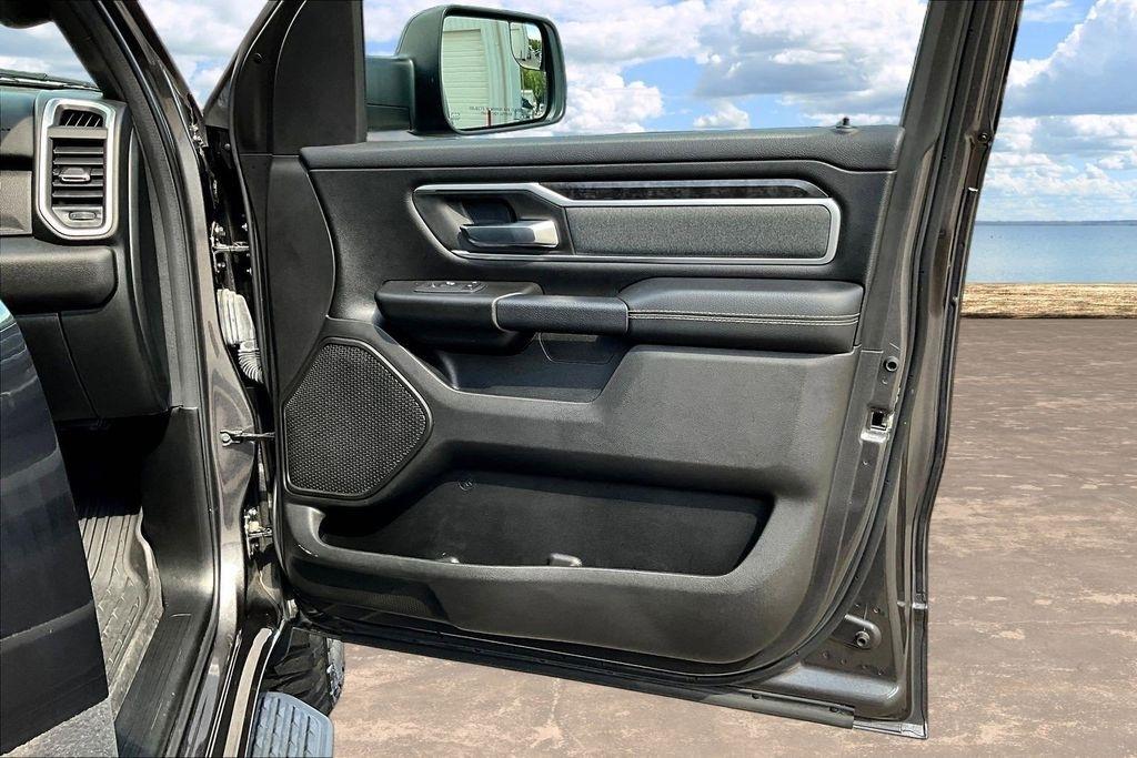 RAM 1500 Big Horn Crew Cab LWB 4WD 2022