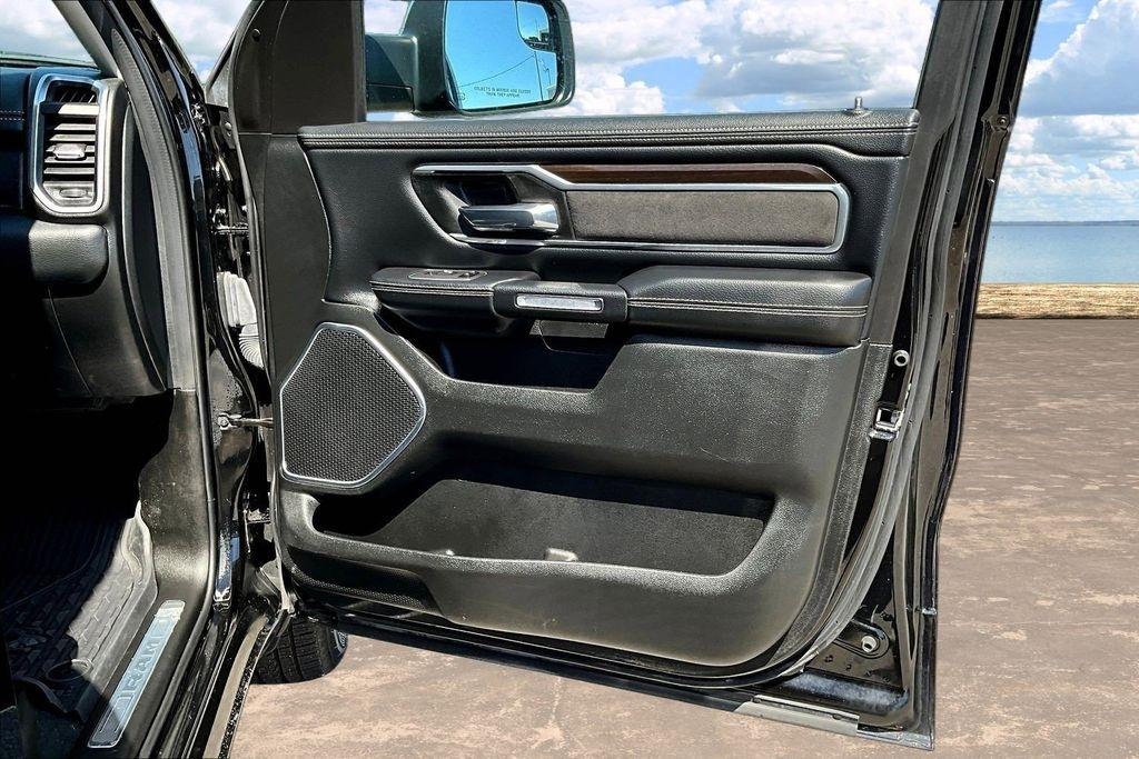 RAM 1500 Laramie Crew Cab SWB 4WD 2022