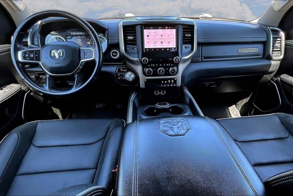 RAM 1500 Laramie Crew Cab SWB 4WD 2022