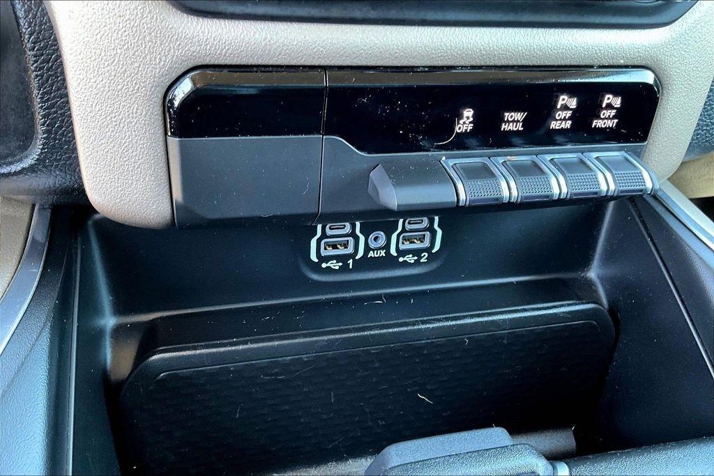RAM 1500 Laramie Crew Cab SWB 4WD 2022