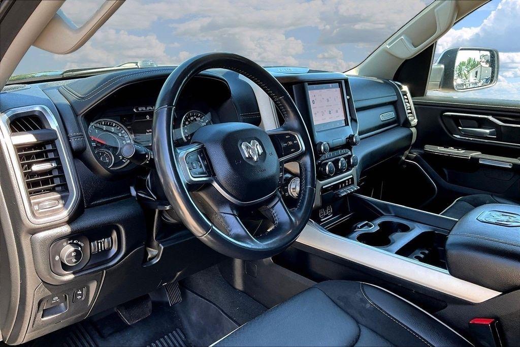 RAM 1500 Laramie Crew Cab SWB 4WD 2022