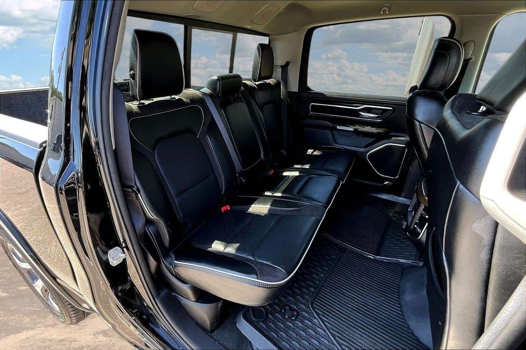 RAM 1500 Laramie Crew Cab SWB 4WD 2022