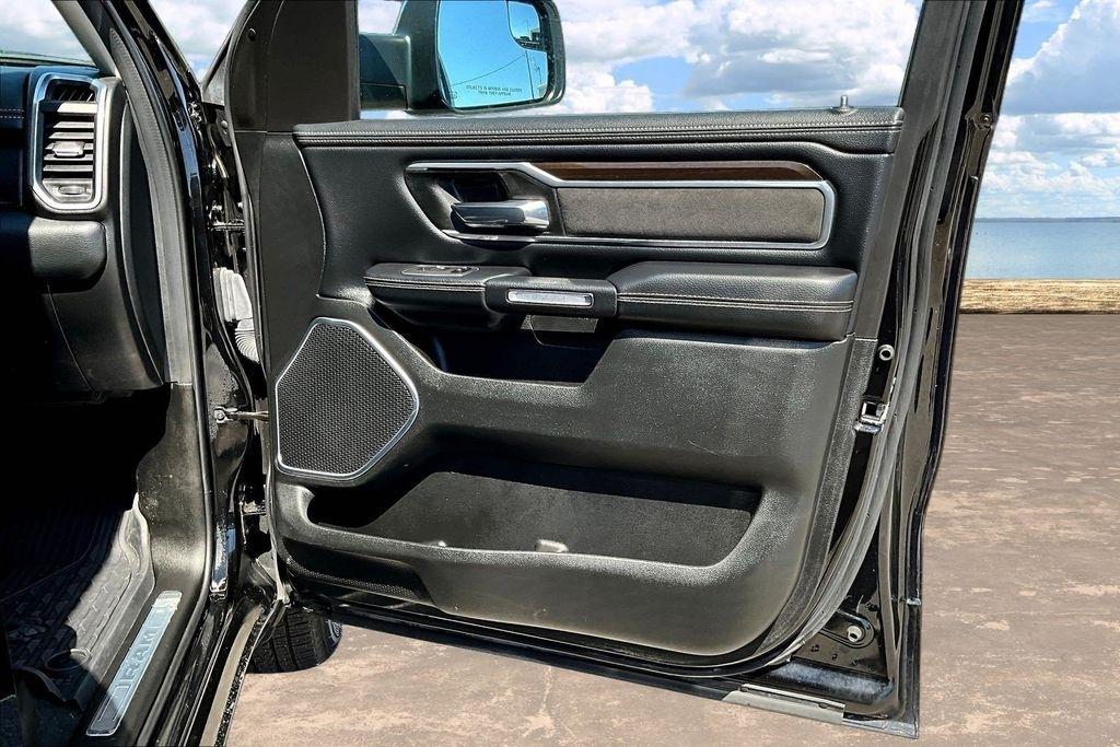 RAM 1500 Laramie Crew Cab SWB 4WD 2022