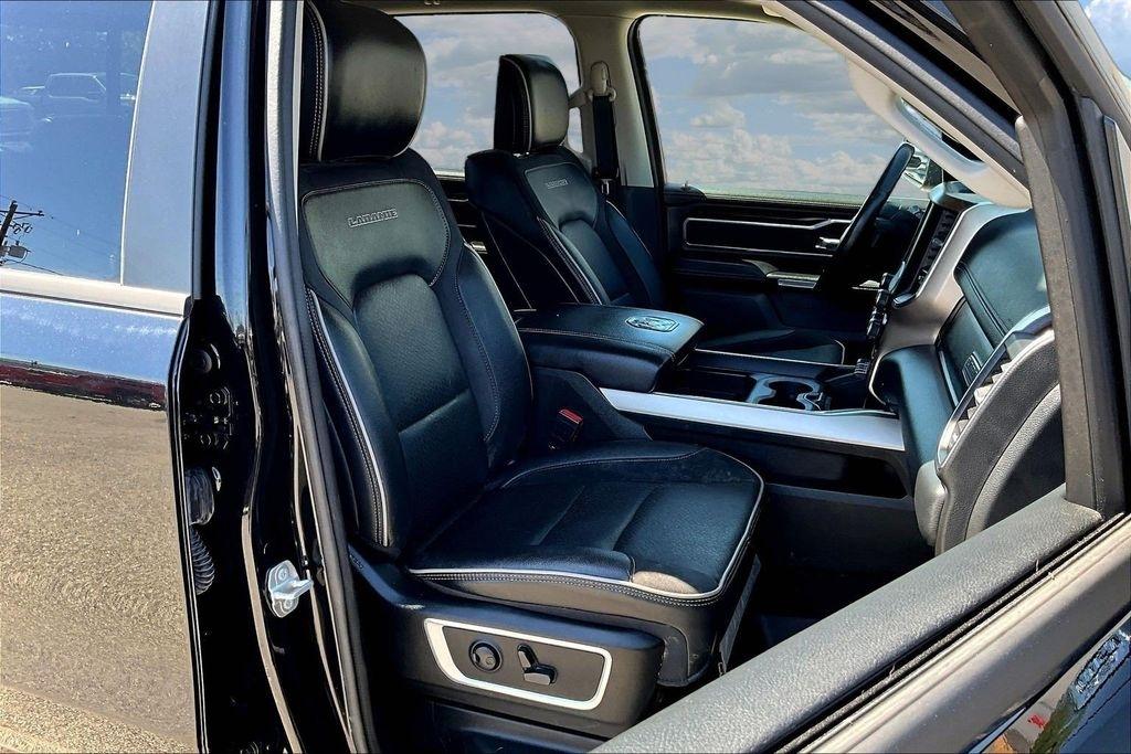 RAM 1500 Laramie Crew Cab SWB 4WD 2022