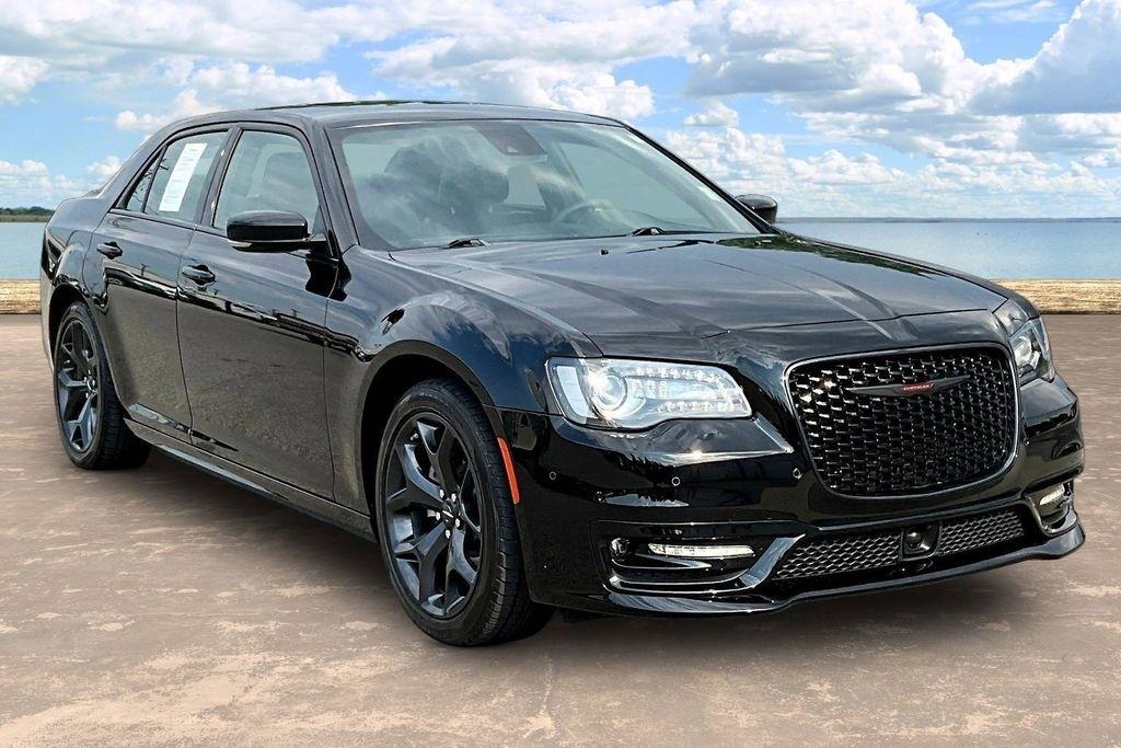 2023 Chrysler 300 S V8