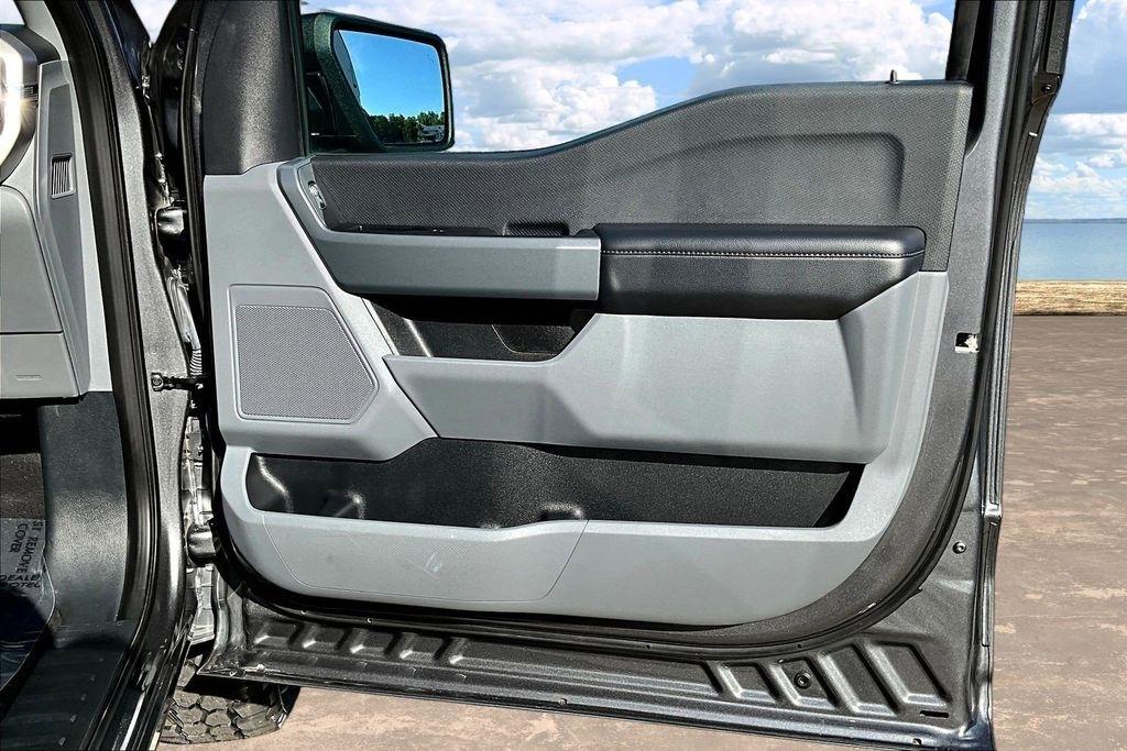 Ford F-150 Lariat SuperCrew 5.5-ft. Bed 4WD 2023