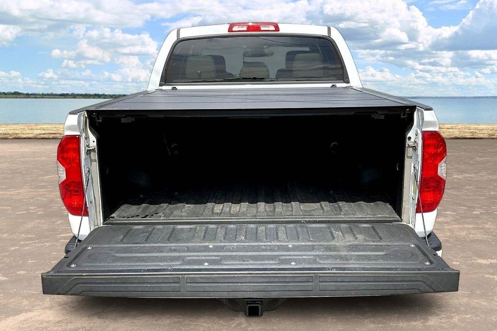 Toyota Tundra Limited 5.7L FFV CrewMax 4WD 2017