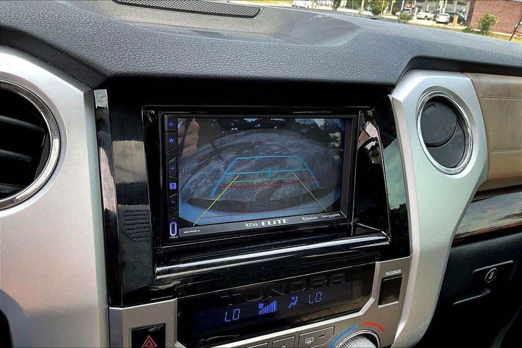 Toyota Tundra Limited 5.7L FFV CrewMax 4WD 2017