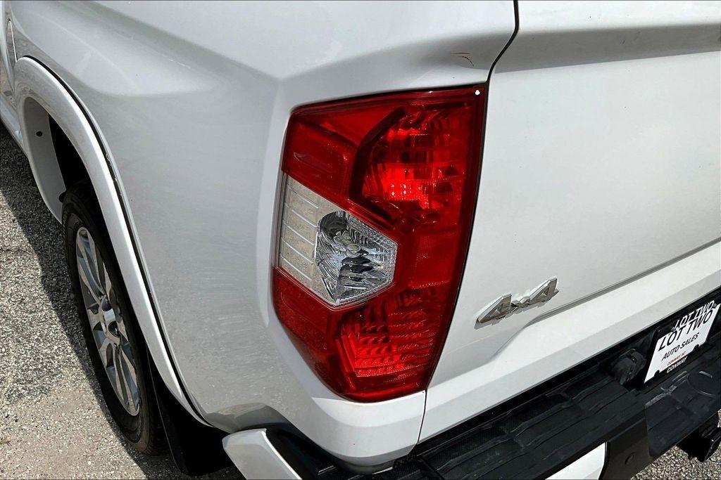 Toyota Tundra Limited 5.7L FFV CrewMax 4WD 2017