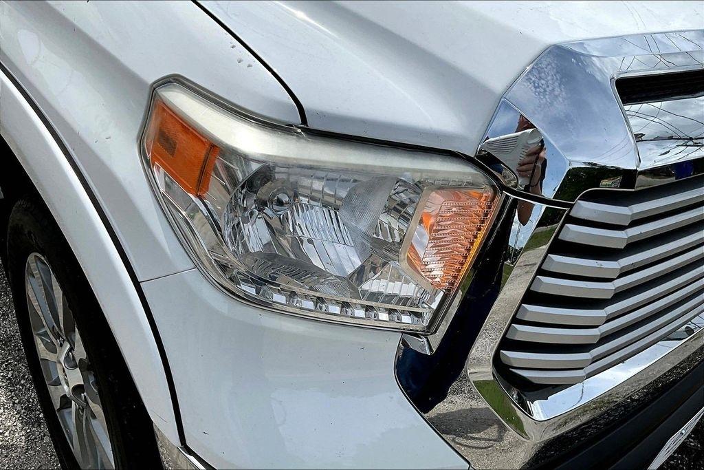 Toyota Tundra Limited 5.7L FFV CrewMax 4WD 2017