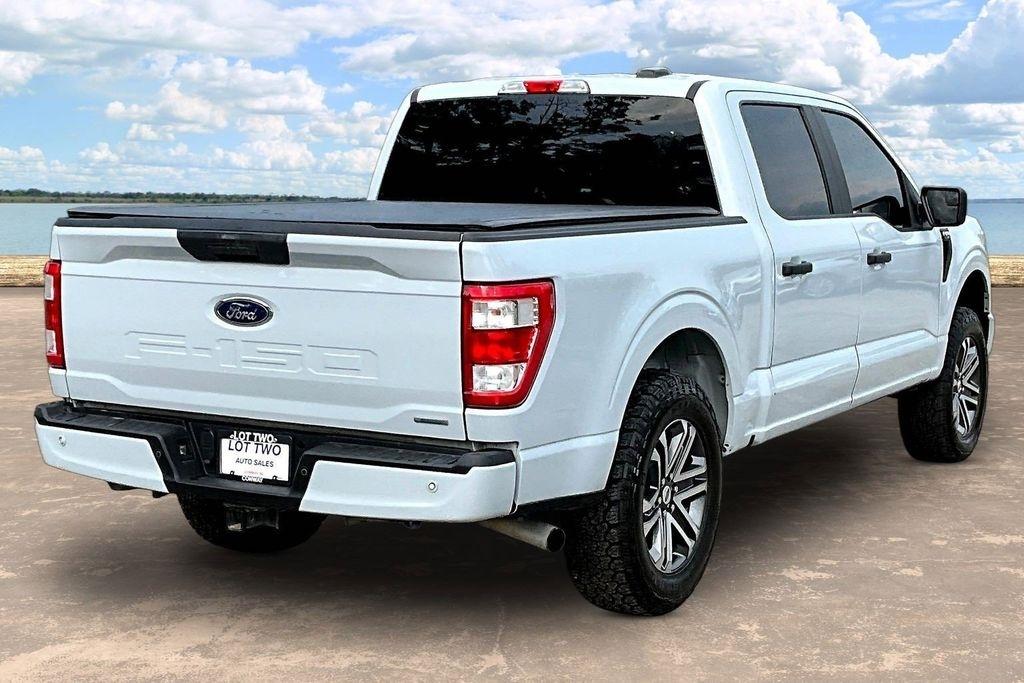 View vehicle photo 6