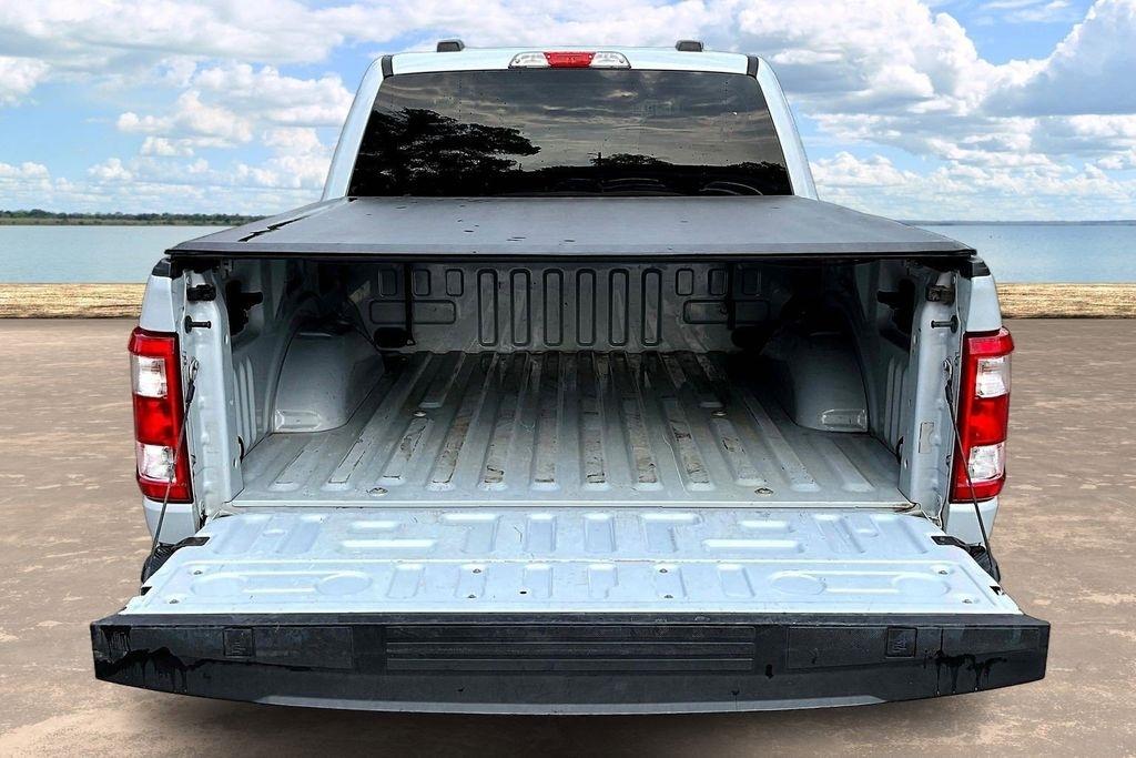 View vehicle photo 7