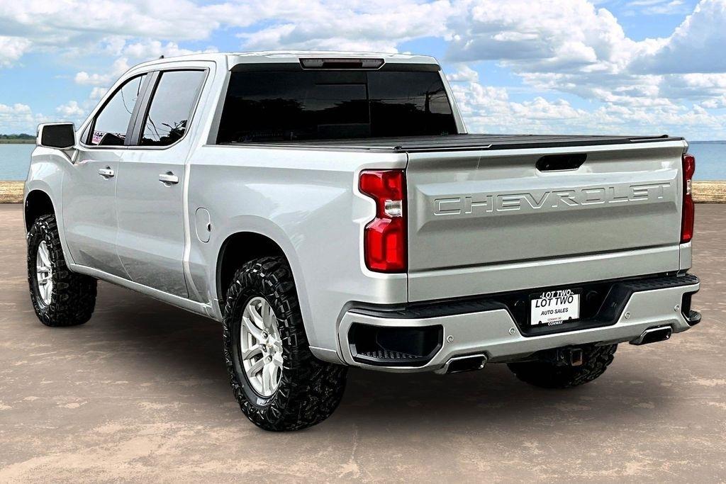 View vehicle photo 4