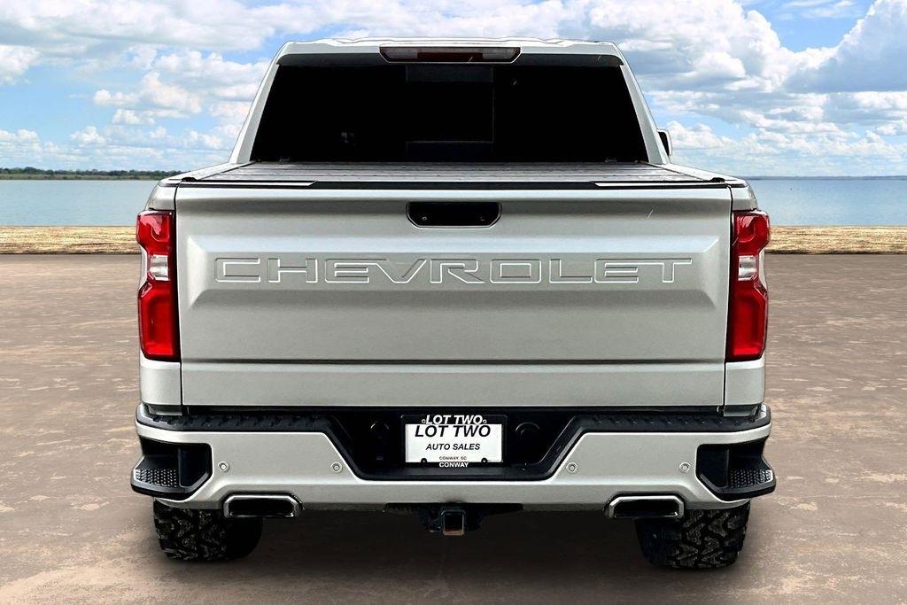 View vehicle photo 5