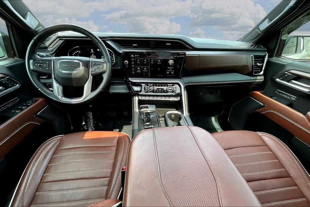 GMC Sierra 1500 Denali Ultimate Crew Cab 4WD 2023