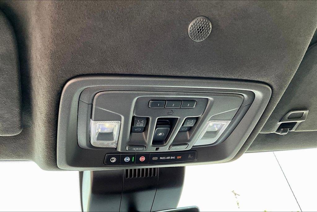 GMC Sierra 1500 Denali Ultimate Crew Cab 4WD 2023