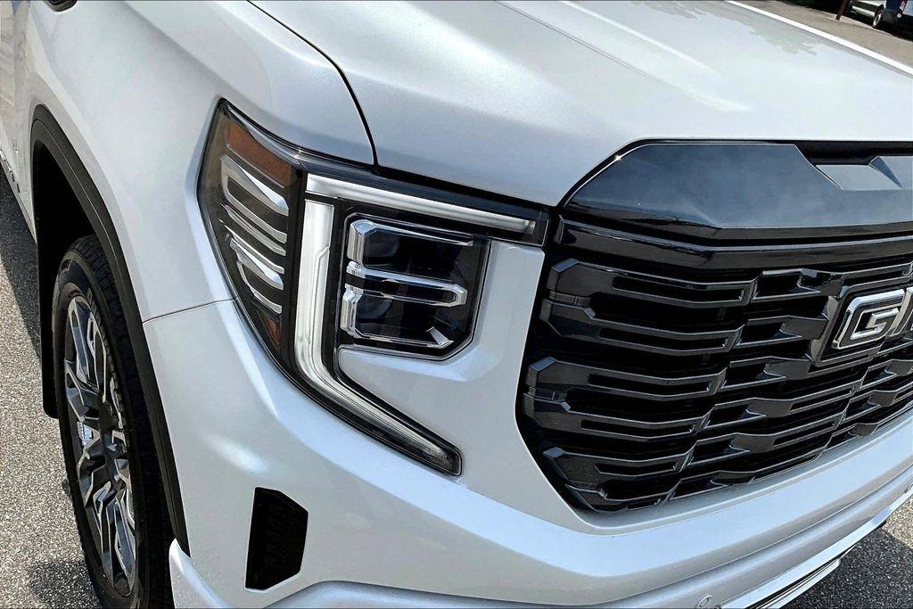 GMC Sierra 1500 Denali Ultimate Crew Cab 4WD 2023