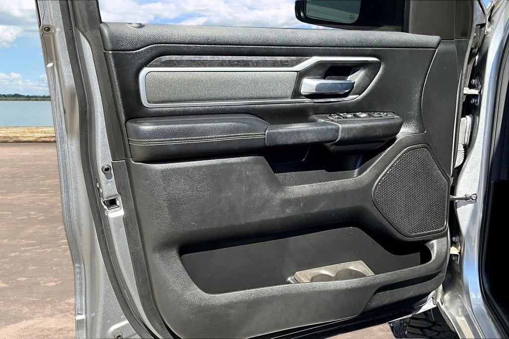RAM 1500 Big Horn Crew Cab SWB 4WD 2022
