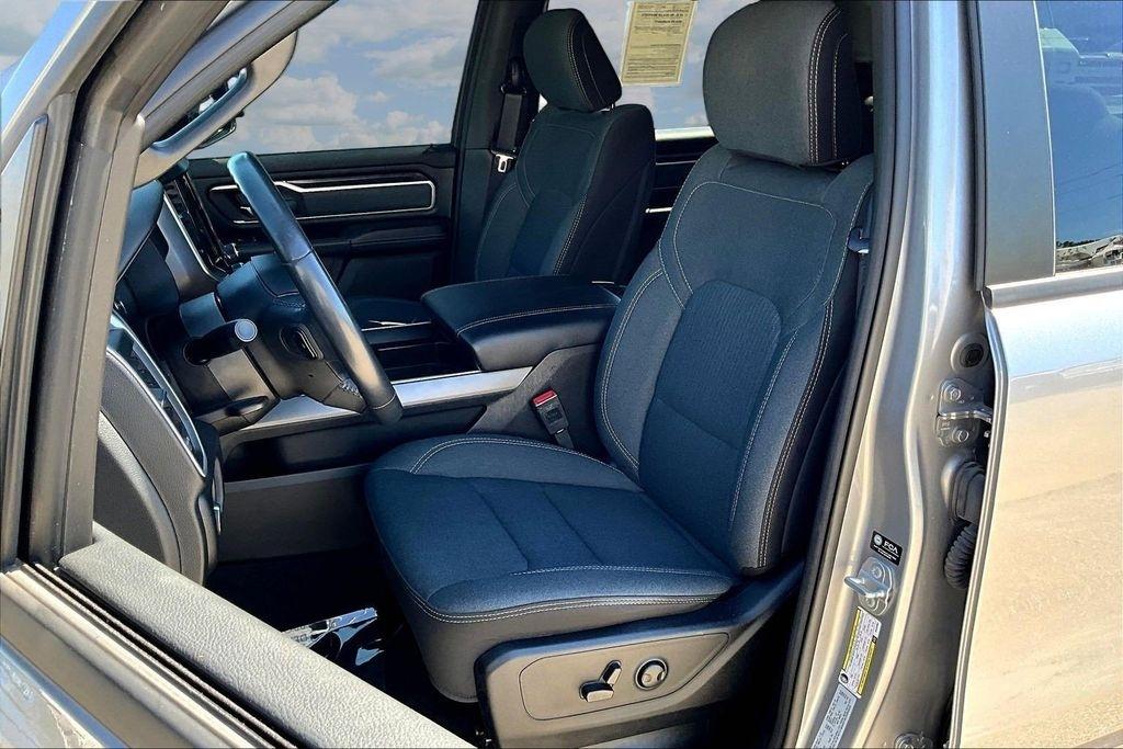 RAM 1500 Big Horn Crew Cab SWB 4WD 2022