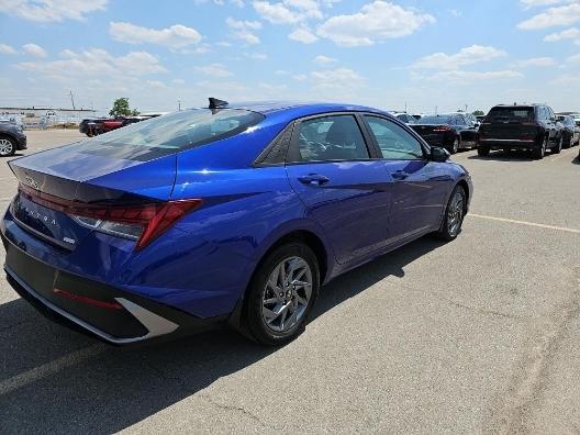 Hyundai Elantra Blue Hybrid 2024