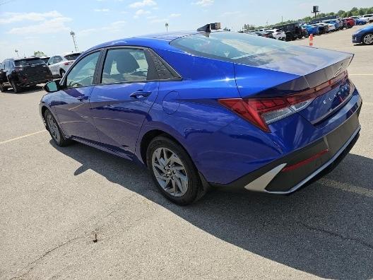Hyundai Elantra Blue Hybrid 2024