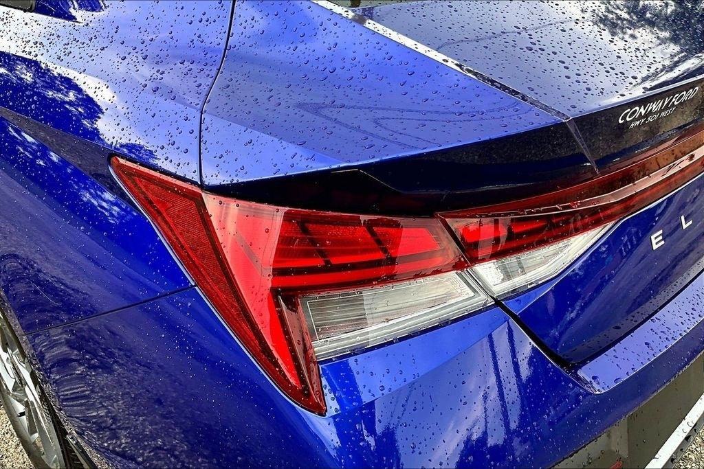 Hyundai Elantra Blue Hybrid 2024