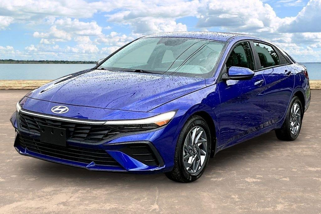 Hyundai Elantra Blue Hybrid 2024