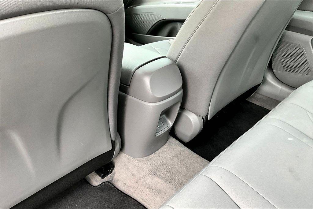 Hyundai Elantra Blue Hybrid 2024