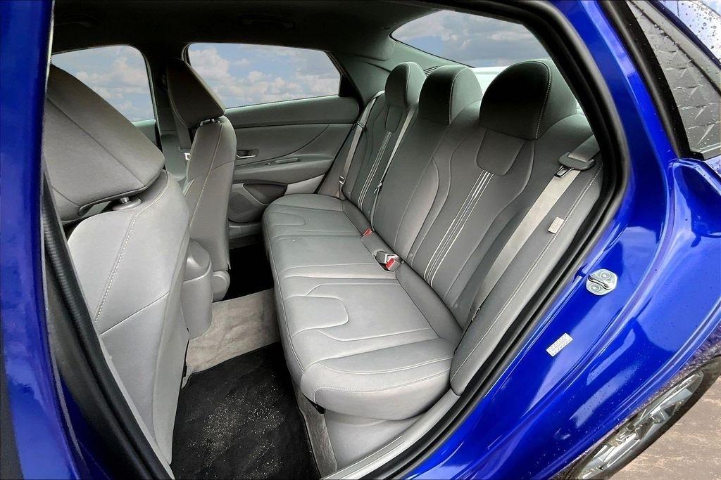 Hyundai Elantra Blue Hybrid 2024