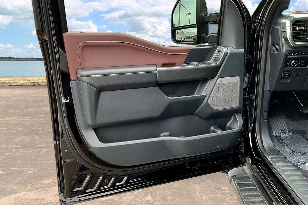 Ford F-150 Lariat SuperCrew 5.5-ft. Bed 4WD 2023