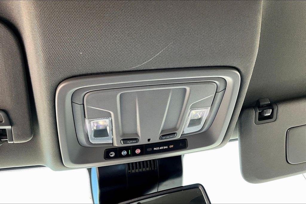 GMC Sierra 1500 SLT Crew Cab 4WD 2025
