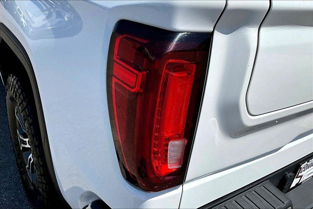 GMC Sierra 1500 SLT Crew Cab 4WD 2025