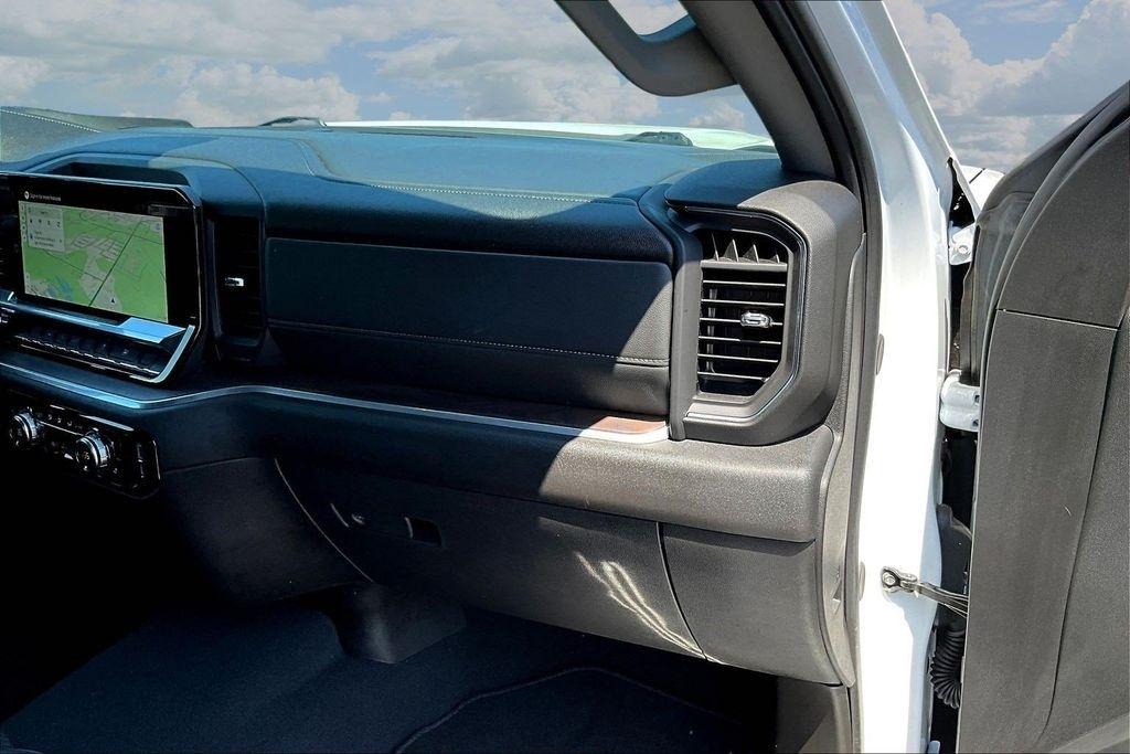 GMC Sierra 1500 SLT Crew Cab 4WD 2025