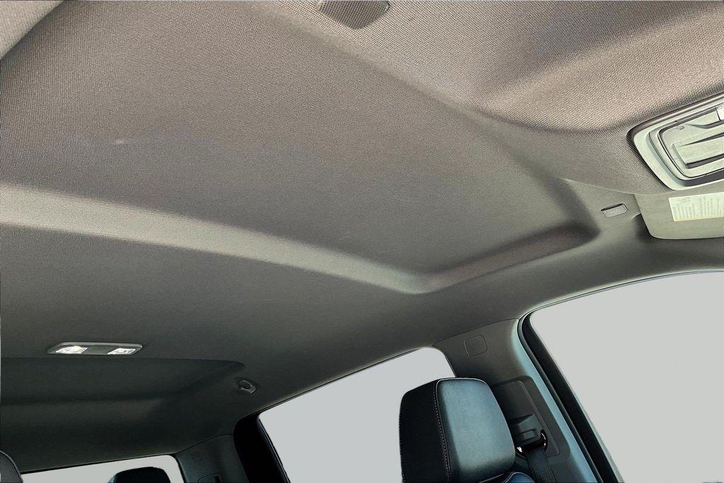 GMC Sierra 1500 SLT Crew Cab 4WD 2025