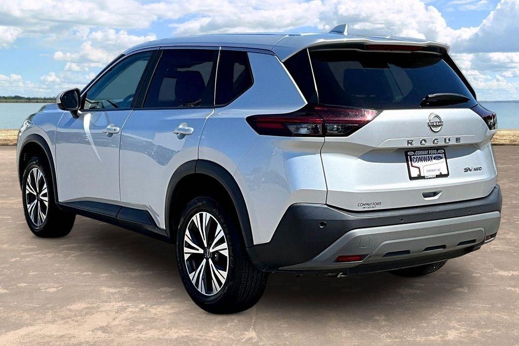 View vehicle photo 4